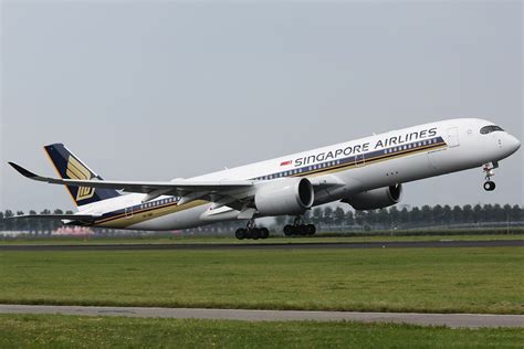 amsterdam airport singapore airlines